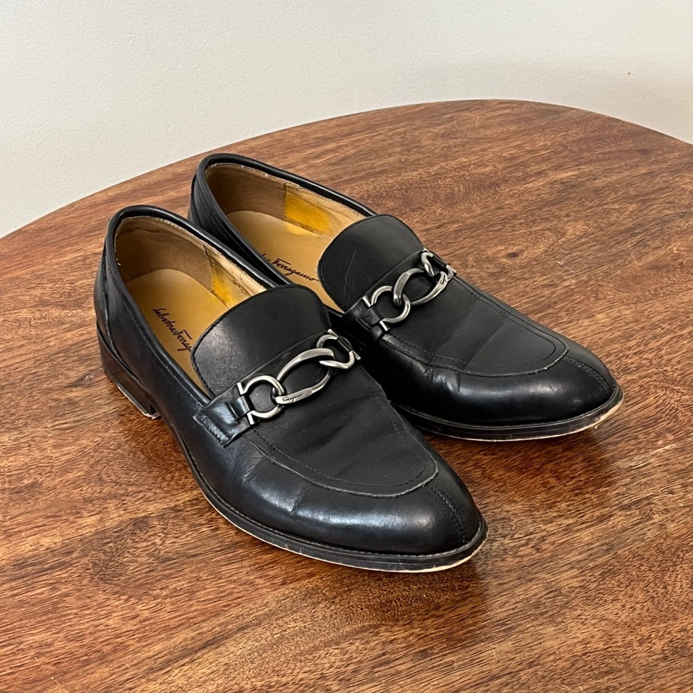 Salvatore Ferragamo leather chain loafers Men’s size 7 US